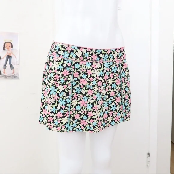 Sag Harbor Black Floral Mini Skirt - Picture 4 of 10